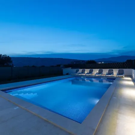 Ana Villa Trogir